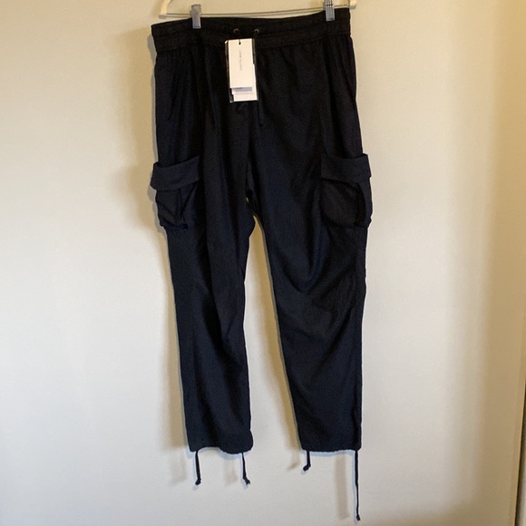 NWT Back Sateen Cargo Pants
JOHN ELLIOTT - Picture 4 of 7